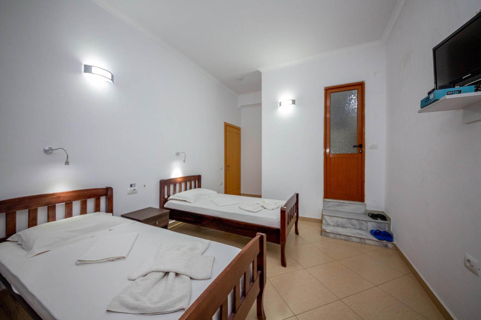 Hotel Shpella Berat Exterior photo