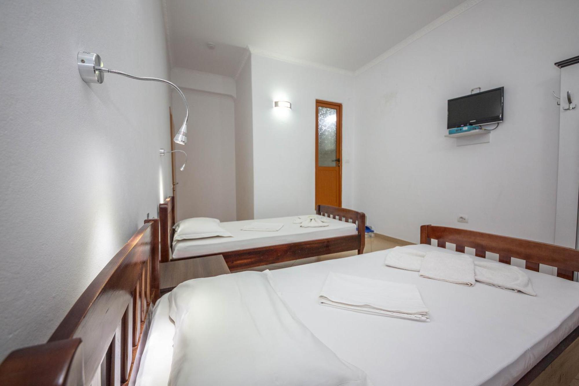 Hotel Shpella Berat Exterior photo