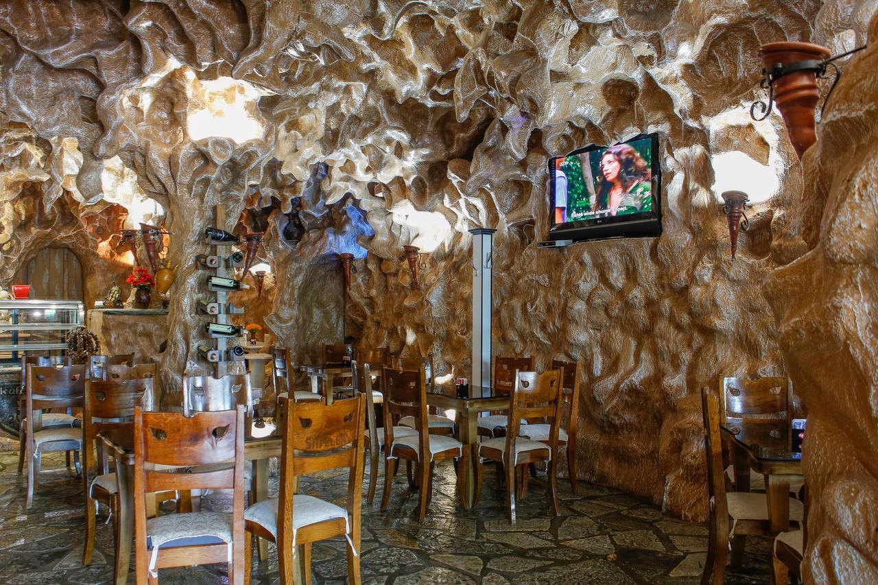 Hotel Shpella Berat Exterior photo