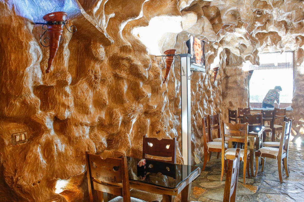 Hotel Shpella Berat Exterior photo